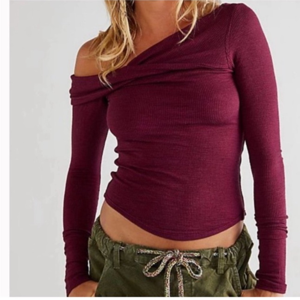 NWT Free People We The Free Addie Ribbed
Layering Top Size XS Color Pomegranate